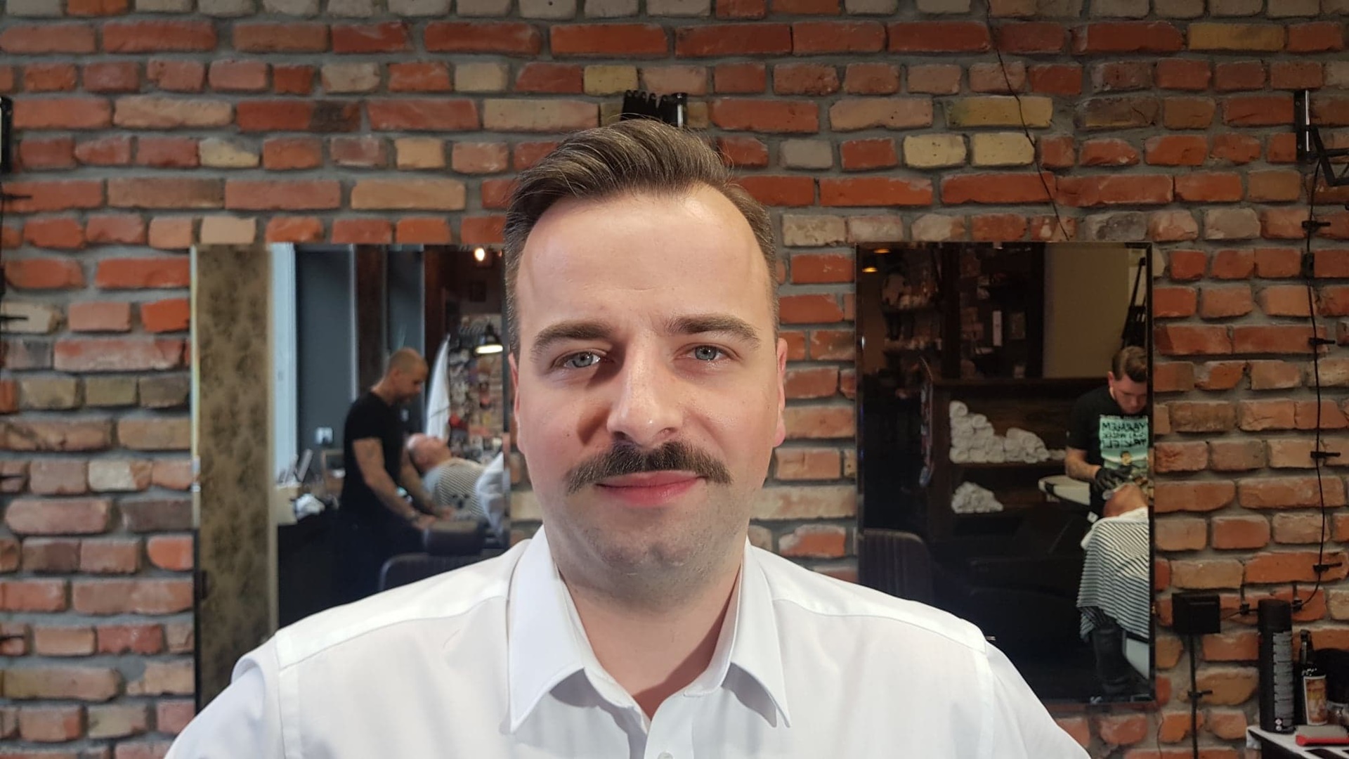 Białostoccy lekarze zgolili brody zostawiając wąsy - w ramach akcji profilaktyki raka "Movember"