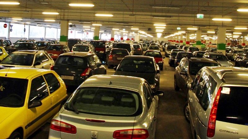 Suwalski radny proponuje budowę podziemnych parkingów, które w razie zagrożenia mogłyby pełnić rolę schronów