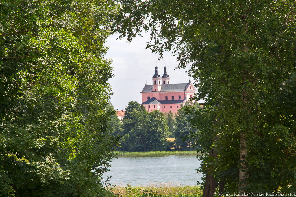 Pokamedulski klasztor w Wigrach zaczyna odzyskiwać dawny blask