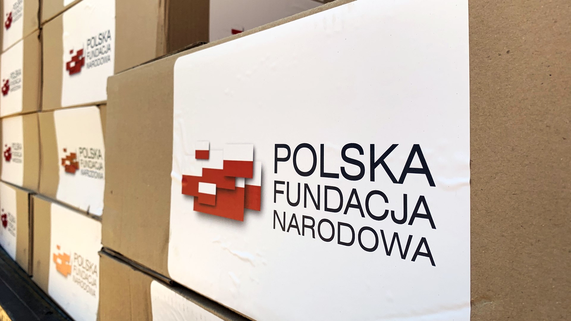 Polska wysyła przyłbice na Litwę i Białoruś