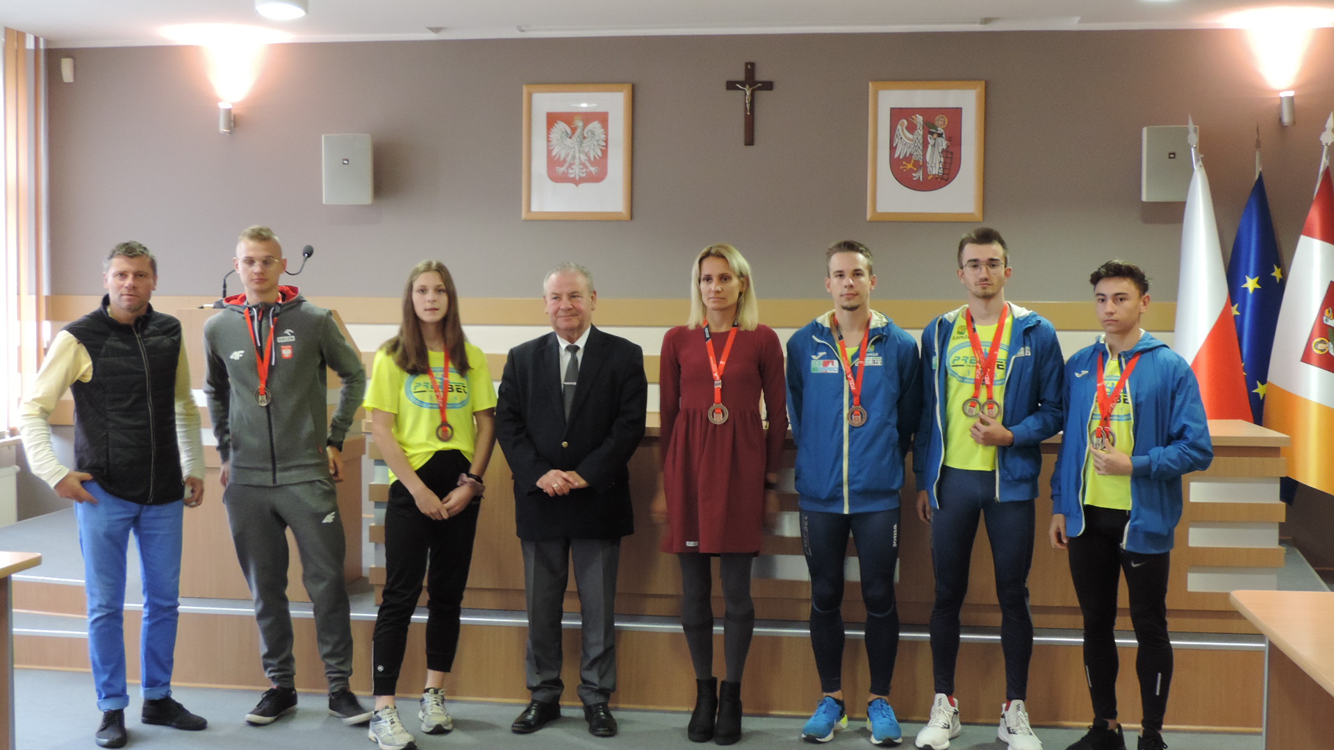 Wicemarszałek województwa podlaskiego spotkał się z prezesem i młodymi zawodnikami klubu PREFBET Śniadowo