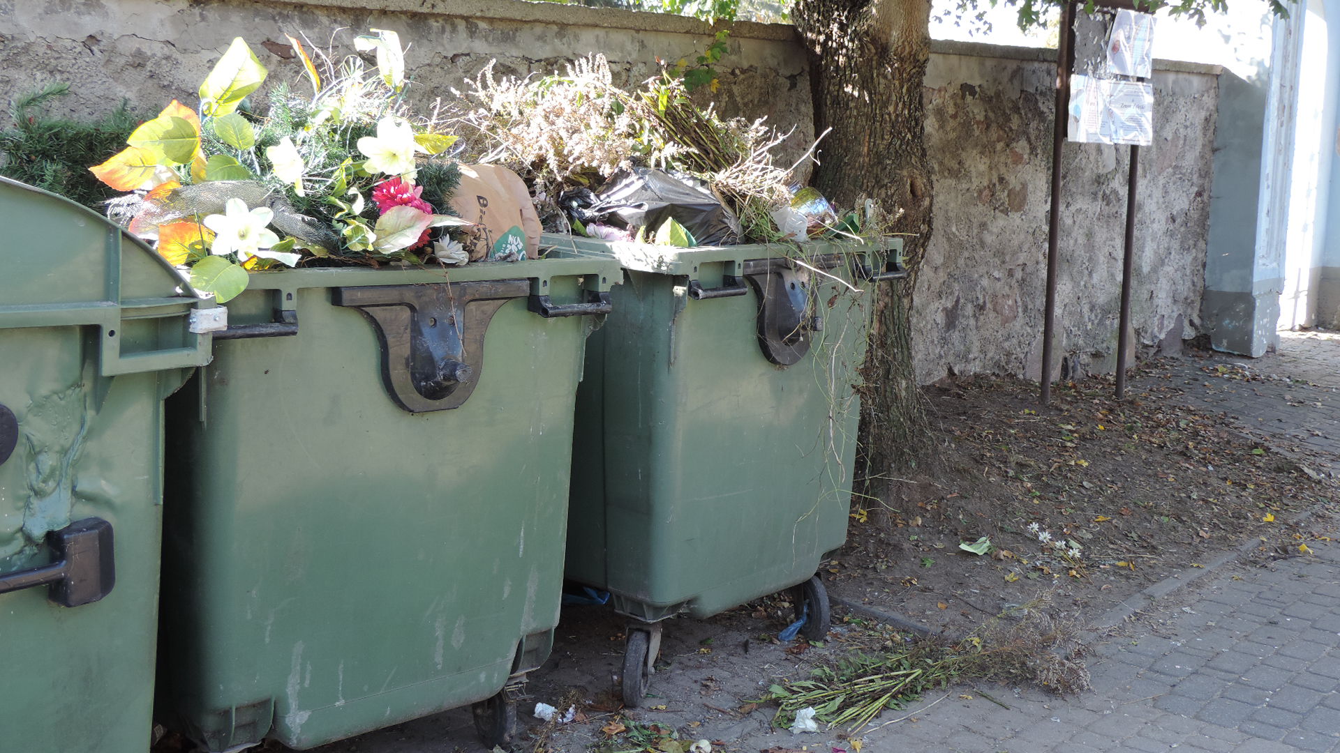 Suwalska prokuratura przedłużyła śledztwo w sprawie nielegalnego składowania śmieci na terenie żwirowni w gminie Jeleniewo