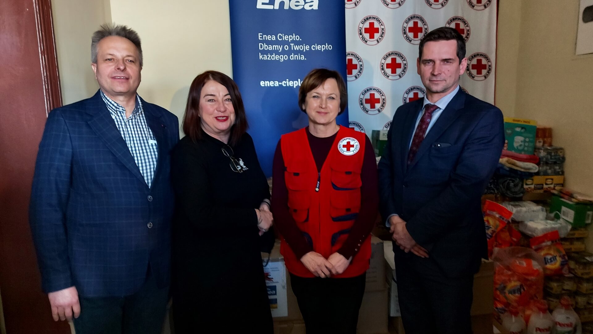 Pracownicy firmy Enea Ciepło przekazali do PCK dary - trafią do uchodźców z Ukrainy