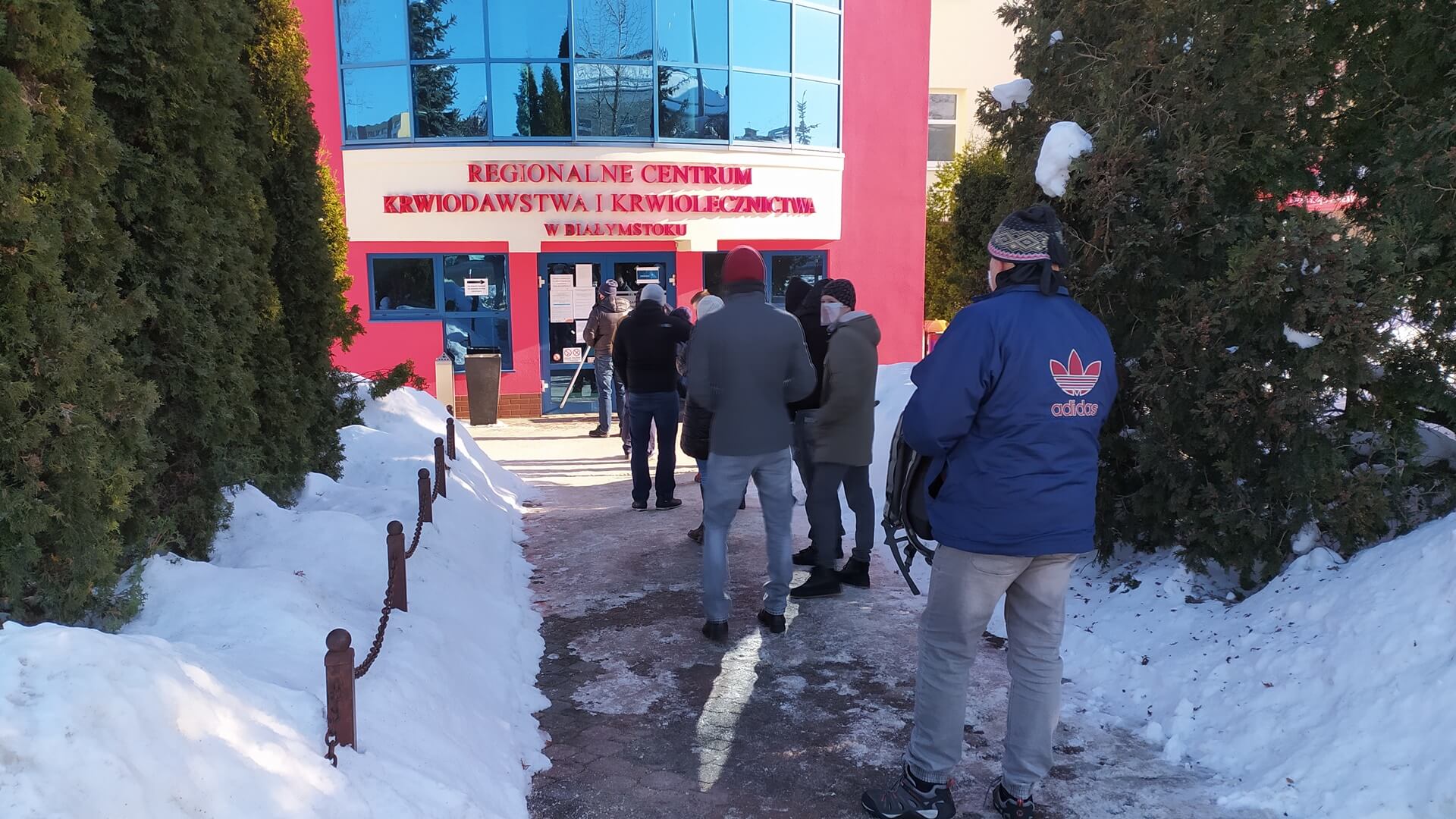 Magazyny w RCKiK w Białymstoku niemal pełne - kolejki dawców w poniedziałki i czwartki