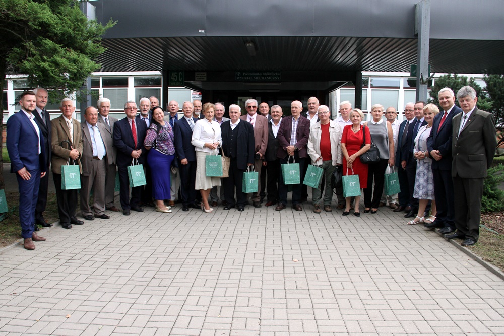 Pierwsi absolwenci Politechniki Białostockiej ponownie spotkali się na uczelni