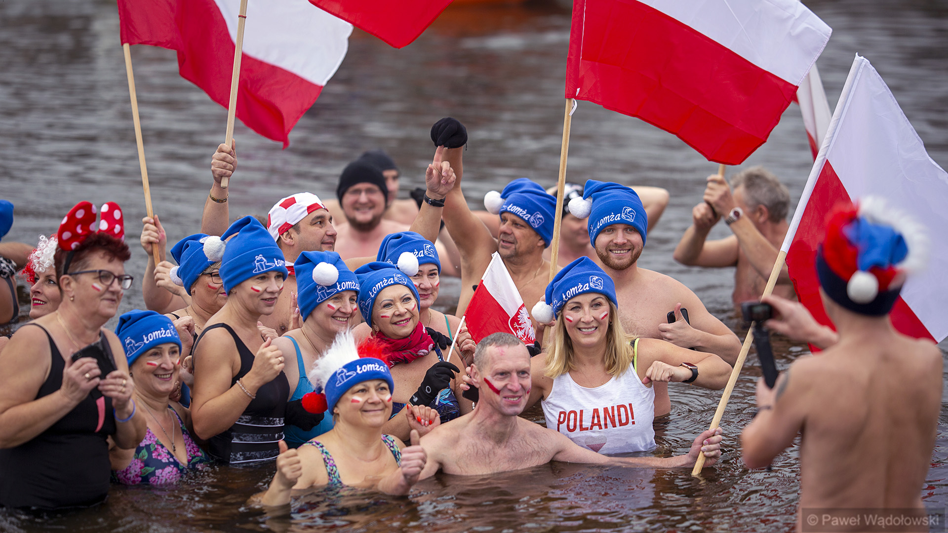 Łomżyńskie morsy świętowały rocznicę odzyskania niepodległości [zdjęcia]