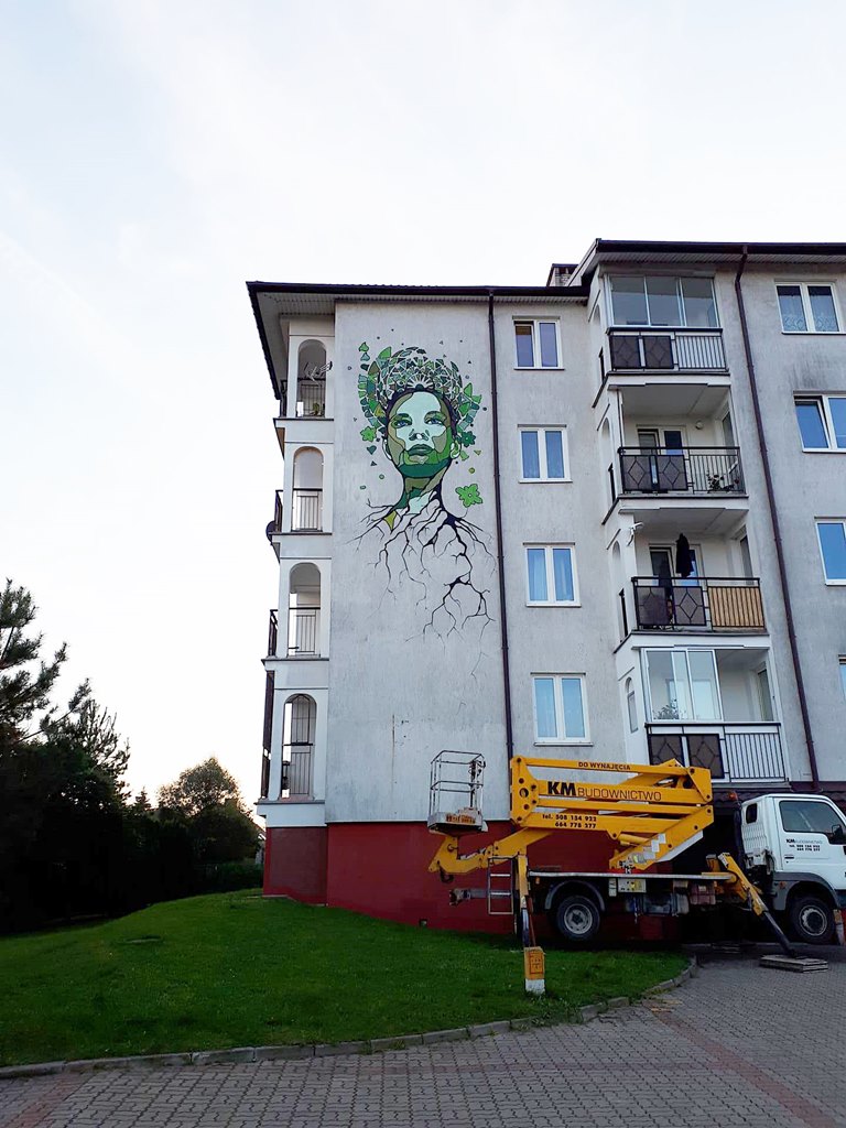Matka Natura - to nowy mural na jednym z białostockich bloków