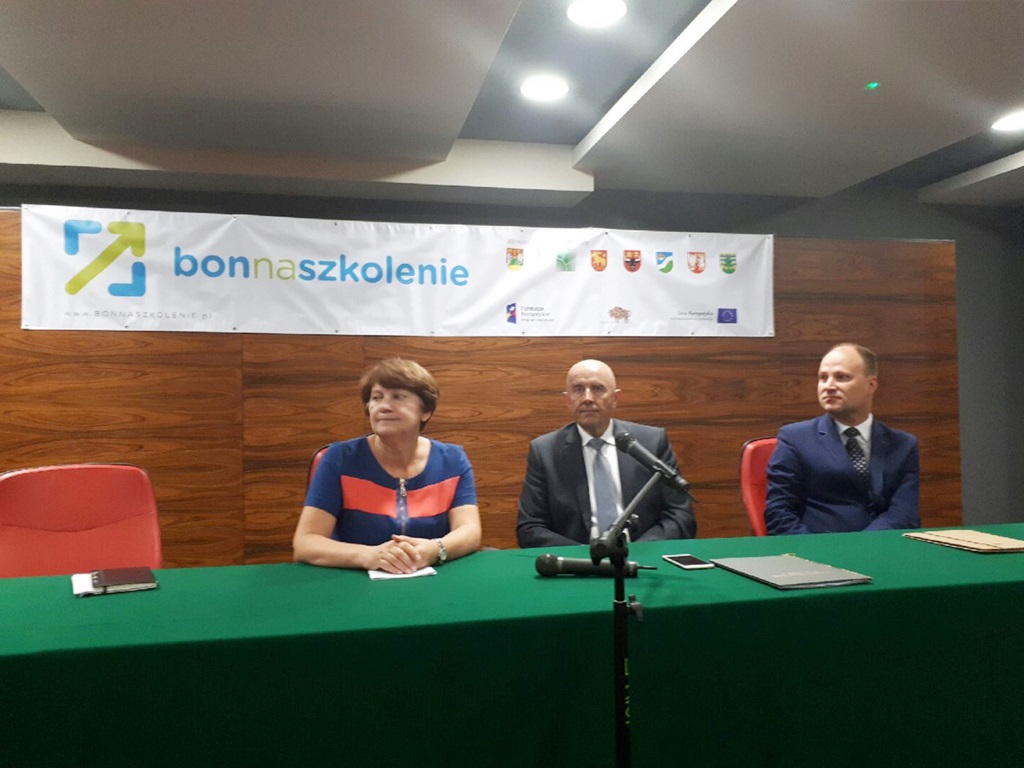 Kursy językowe, zawodowe oraz studia podyplomowe - blisko 30 mln zł na szkolenia dla mieszkańców woj. podlaskiego