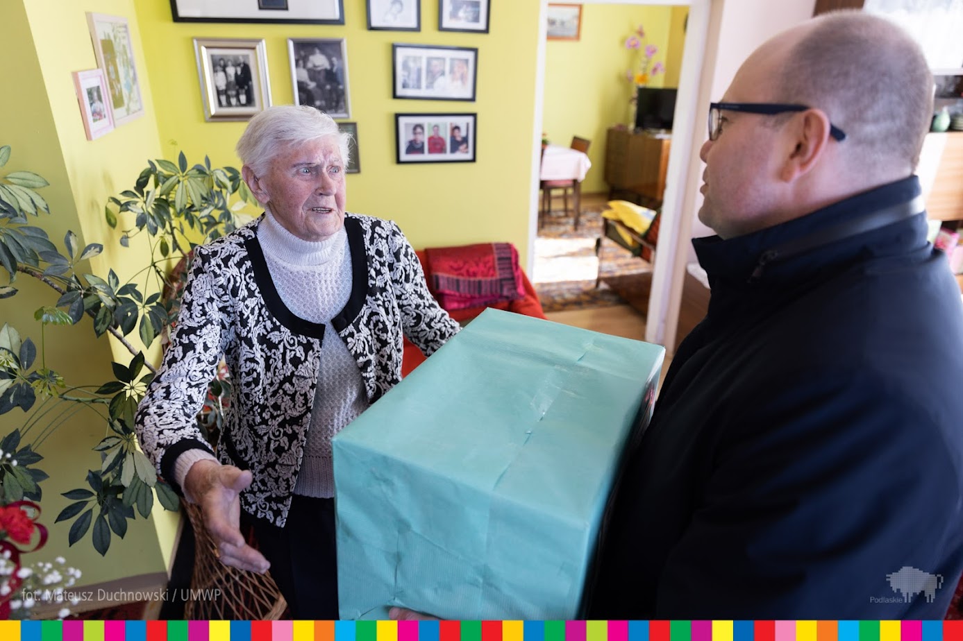 Kombatanci z Augustowszczyzny otrzymali paczki wielkanocne