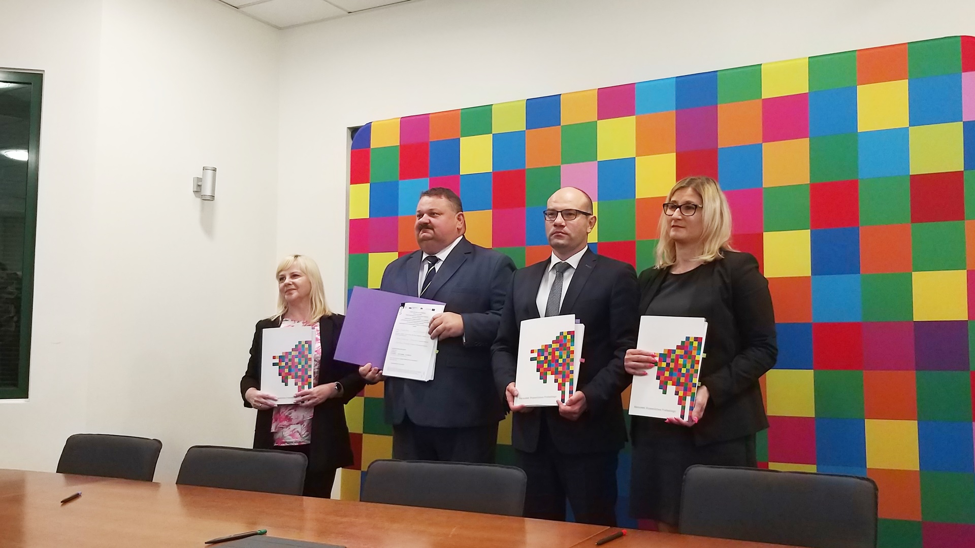 Dwie białostockie szkoły otrzymały pieniądze m.in. na sprzęt komputerowy i szkolenia zawodowe