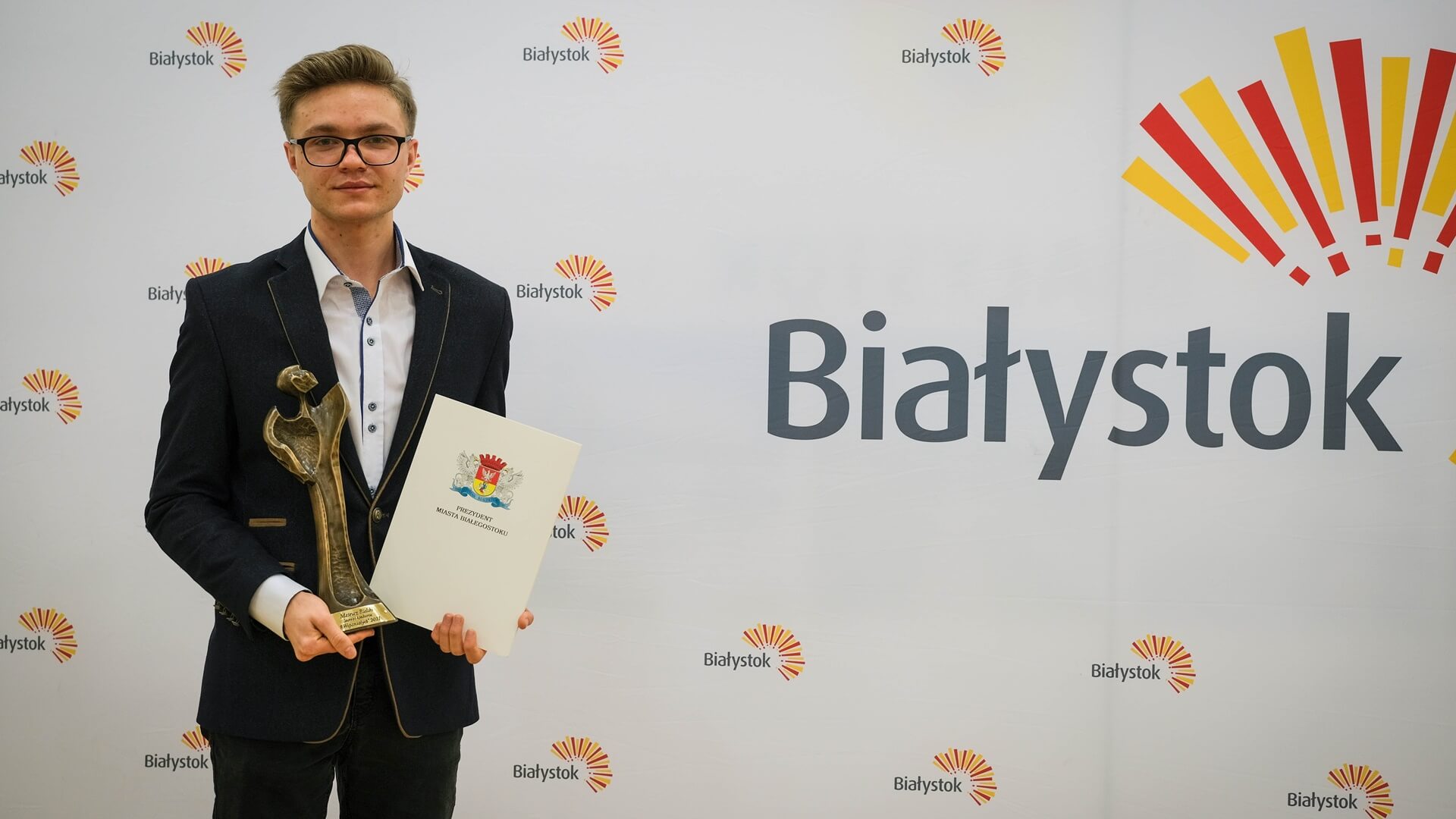 Za działalność na rzecz potrzebujących białostoccy wolontariusze odebrali podziękowania i statuetki