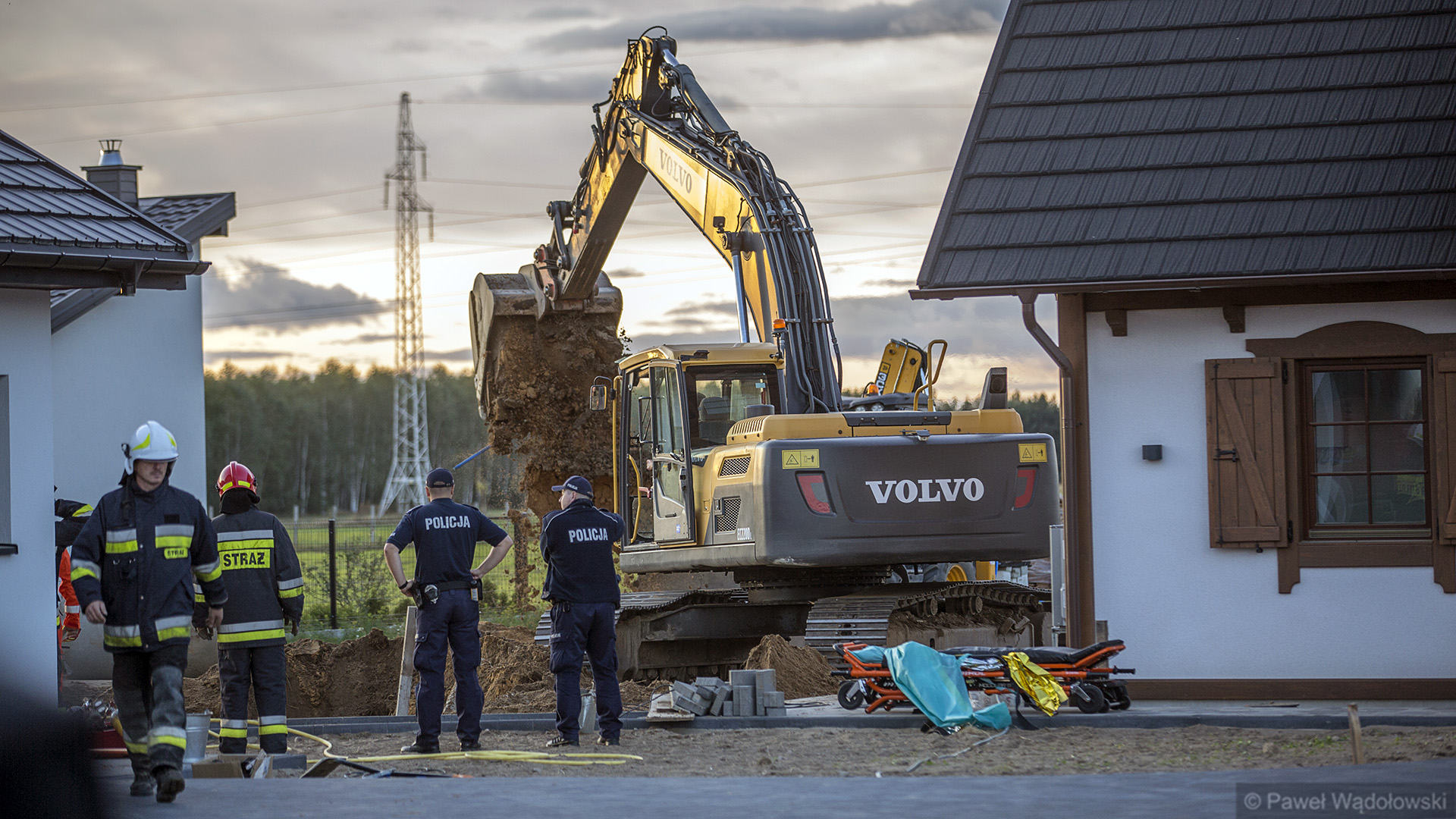 Mężczyzna zasypany w studni w Rydzewie - nie udało się go uratować
