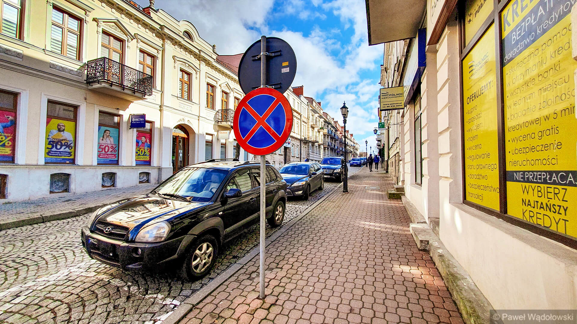 Na ul. Dwornej w Łomży nie można parkować
