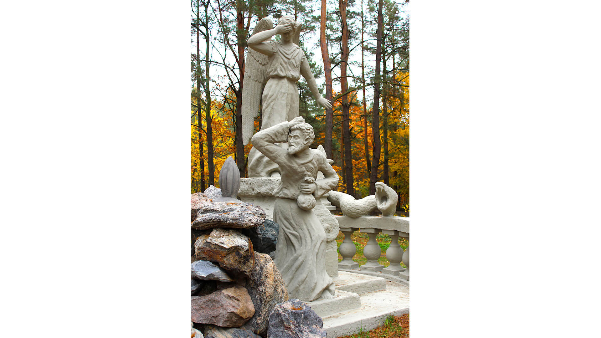 Radni Wasilkowa przyznali ponad 20 tys. zł na renowację dwóch pomników na rzymskokatolickim cmentarzu