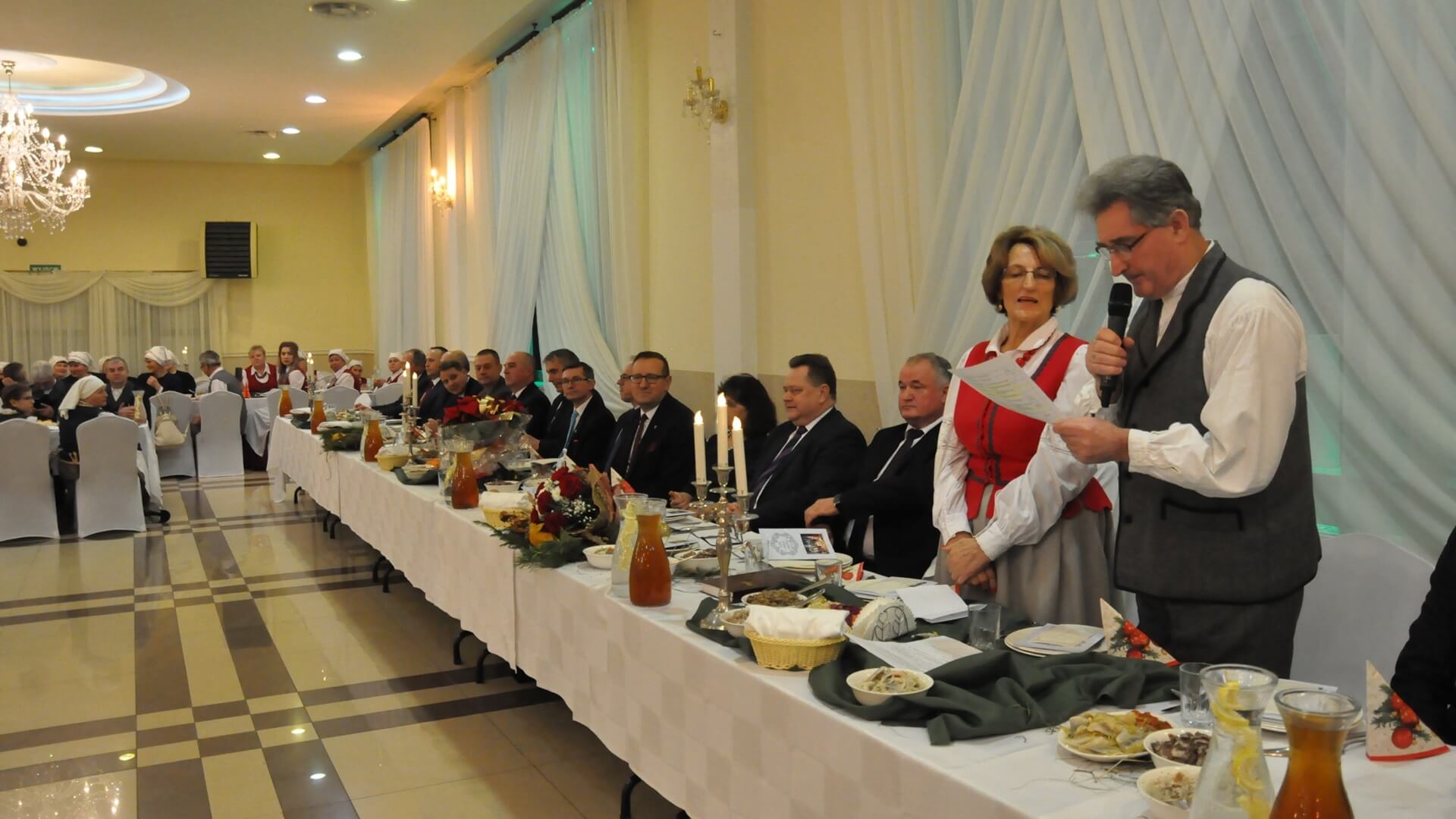 Blisko 300 osób zasiadło do stołu w trakcie 28. suwalskiej Wigilii Chłopskiej