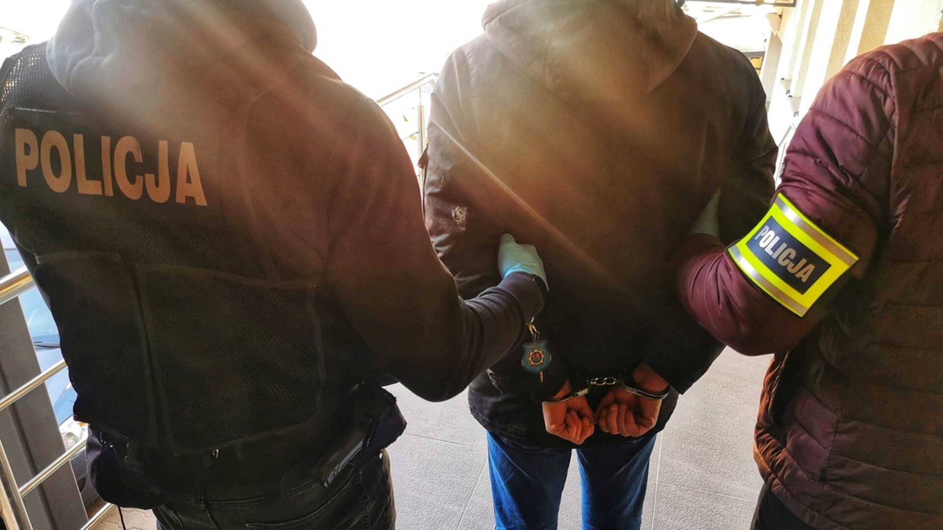 Łomża: Zatrzymano mężczyzn podejrzanych o liczne włamania do sklepów