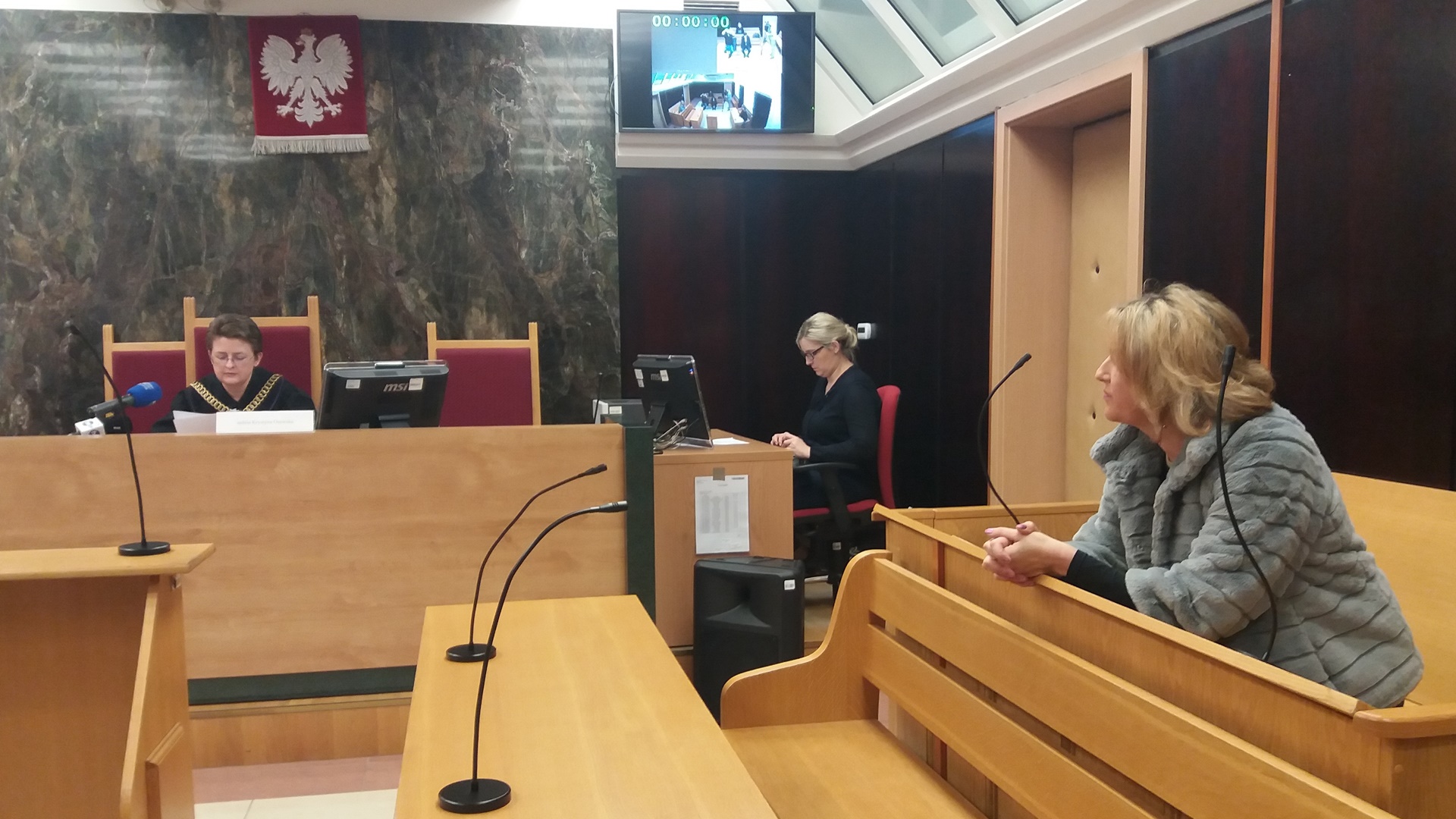 Sąd umorzył postępowanie ws. właścicielki augustowskiego hotelu, która miała grozić Jarosławowi Zielińskiemu