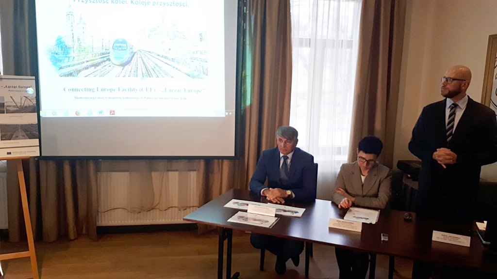 Podróż koleją z Warszawy do Białegostoku krótsza niż dwie godziny - w 2021 r.