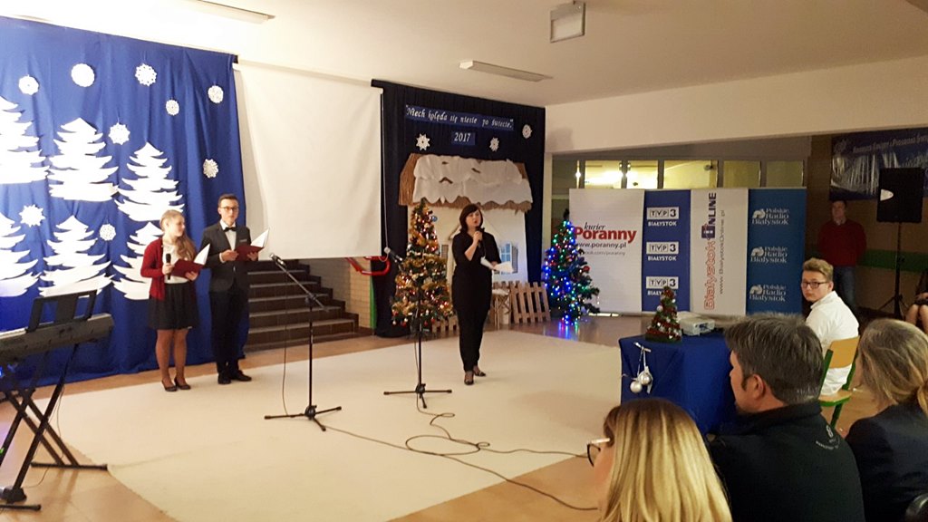 Dzieci śpiewały m.in. po francusku, angielsku i niemiecku - konkurs "Niech kolęda się niesie po świecie..." w Białymstoku