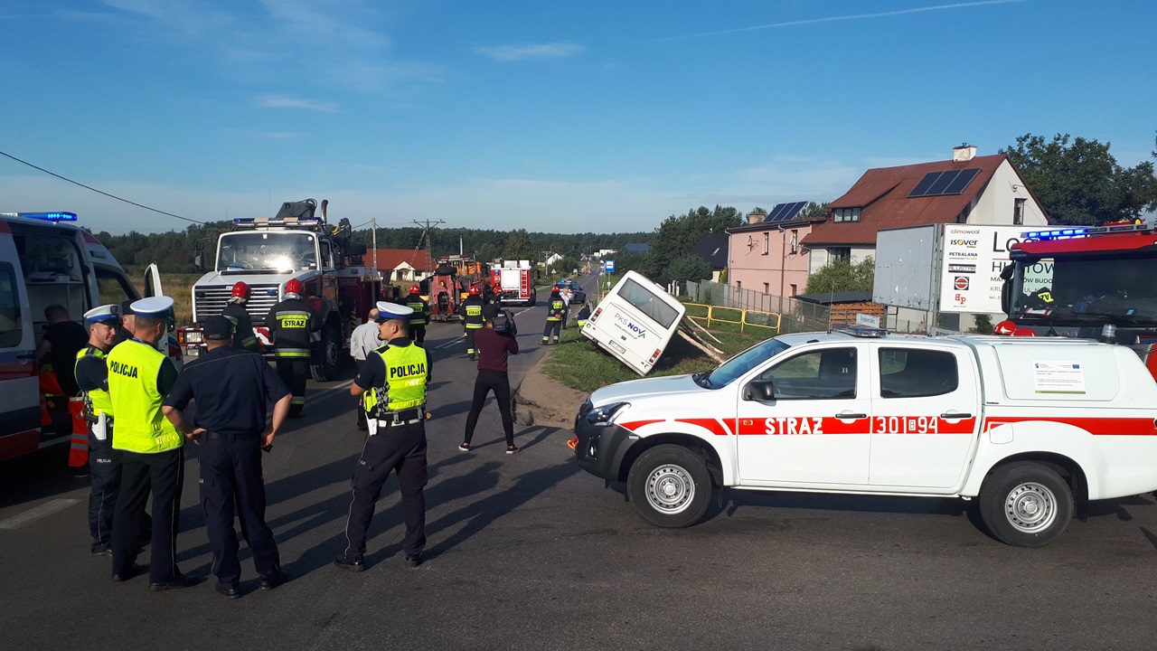 Wypadek gimbusa w Krupnikach – wina kierowcy czy usterka autokaru?