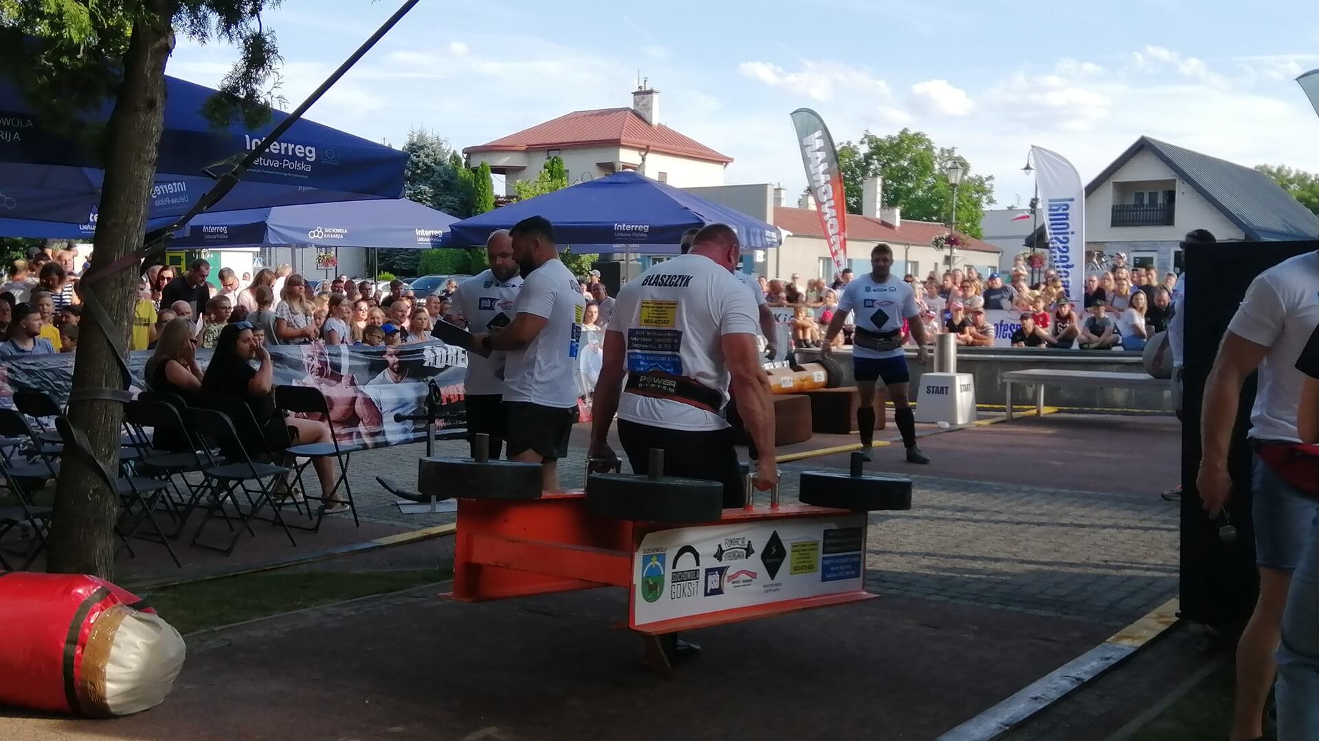 Rywalizacja strongmanów podczas dożynek w Suchowoli