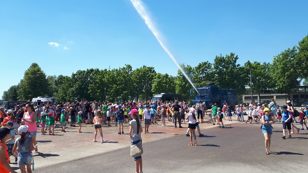 Najmłodsi z wizytą w białostockiej Policji z okazji Dnia Dziecka