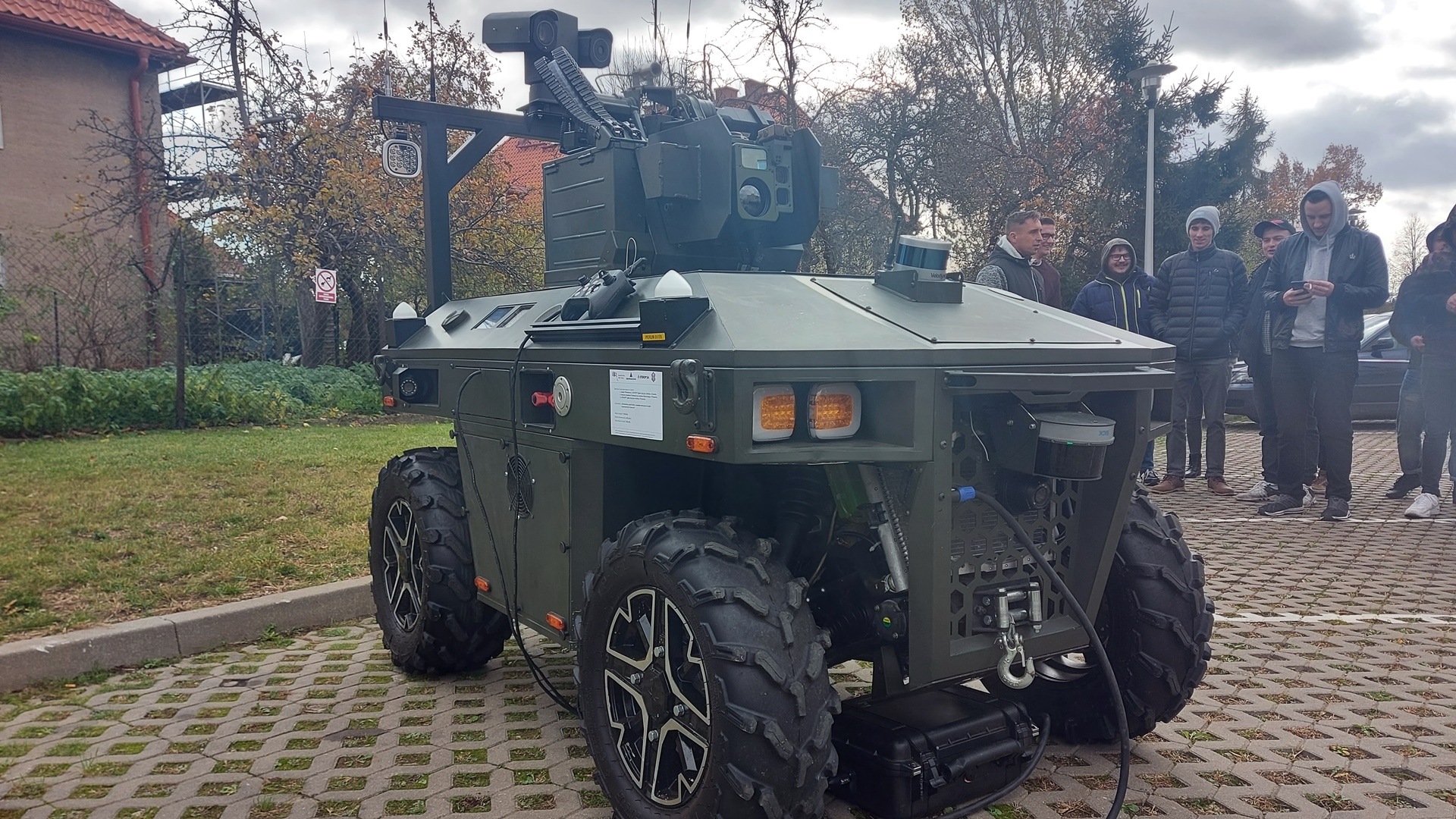 Prezentacja bezzałogowego pojazdu bojowego w Suwałkach