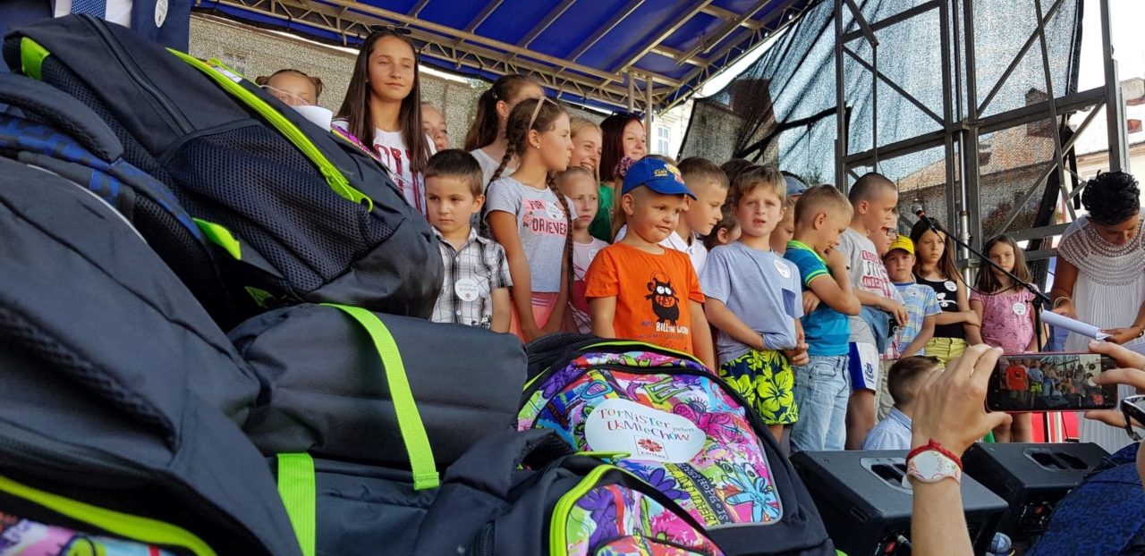 "Tornister pełen uśmiechów" po raz 12 wspiera potrzebujące dzieci