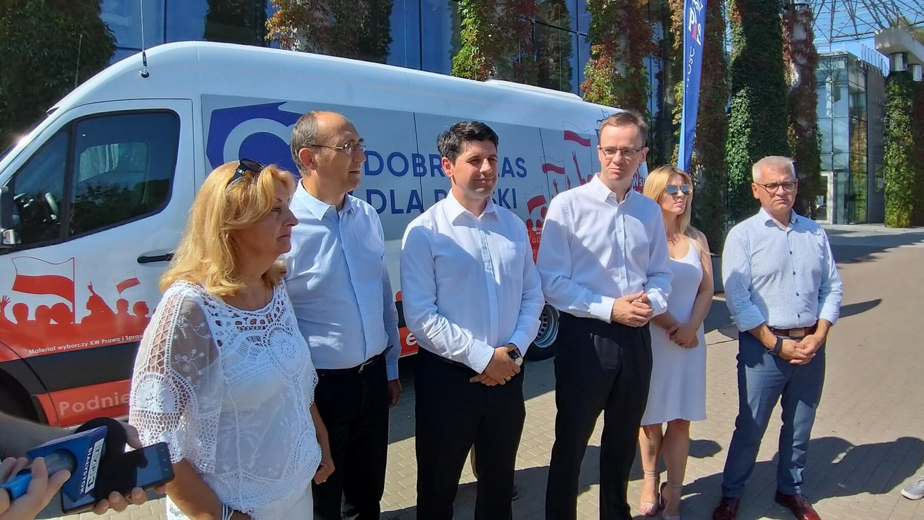 Kandydaci PiS zachęcali w Mońkach i Białymstoku do głosowania na nich w wyborach parlamentarnych