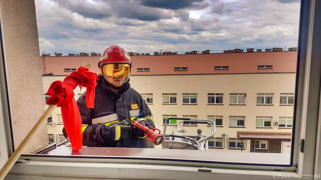 Pożar i ewakuacja pacjentów - strażacy przeprowadzili ćwiczenia w łomżyńskim szpitalu