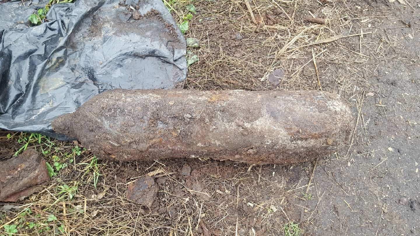 Mieszkaniec podsiemiatyckiej Rogawki znalazł na swojej posesji niewybuch