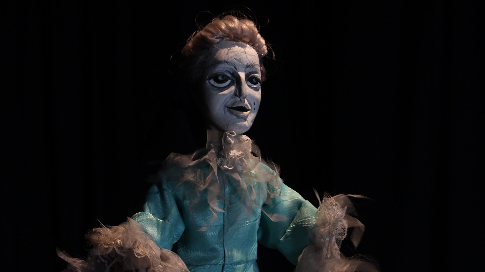 Białostocka Akademia Teatralna chce pomóc małemu Mikołajowi - wystawiła na licytację lalkę