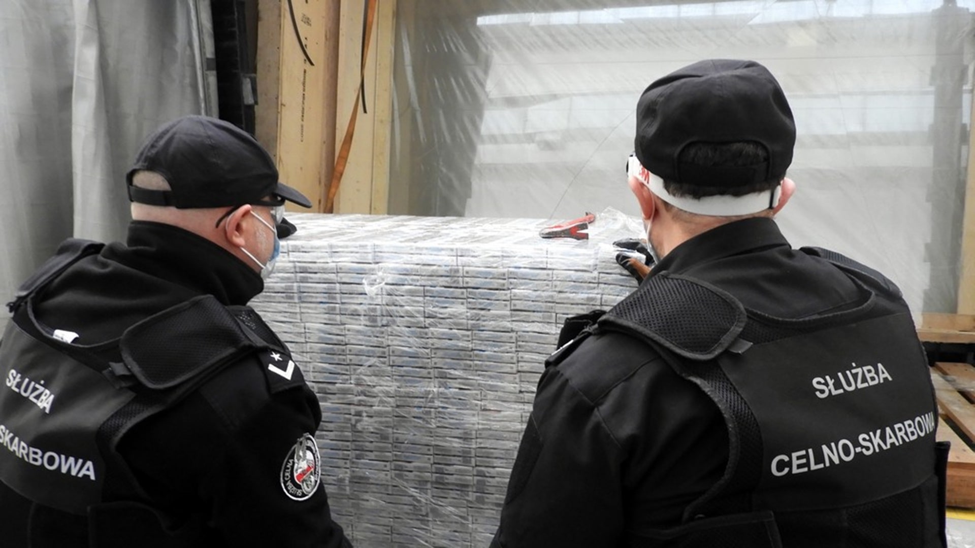 Podlaska KAS przechwyciła warte 4,5 mln zł nielegalne papierosy