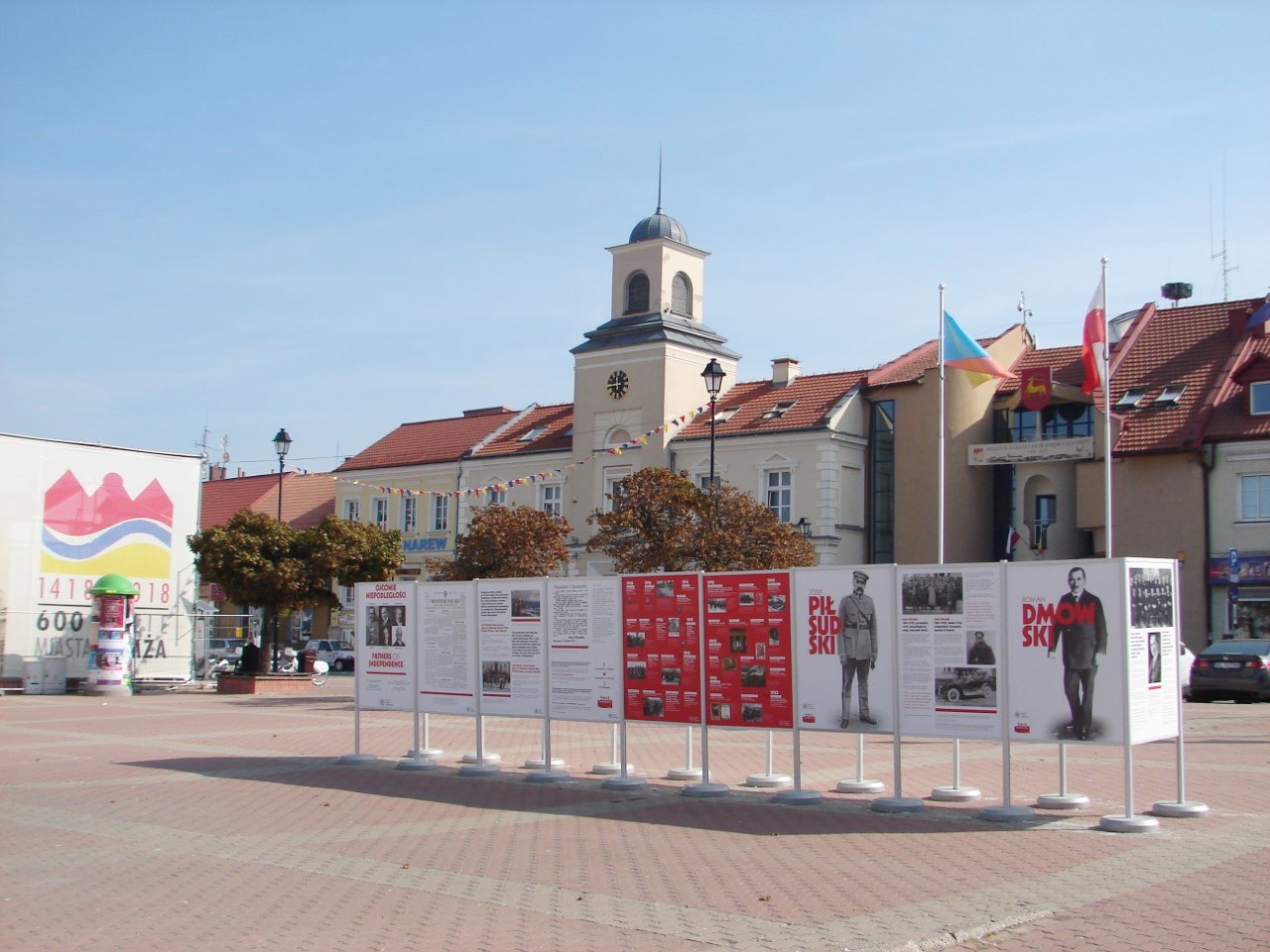 "Ojcowie Niepodległości" - wystawa na Starym Rynku w Łomży