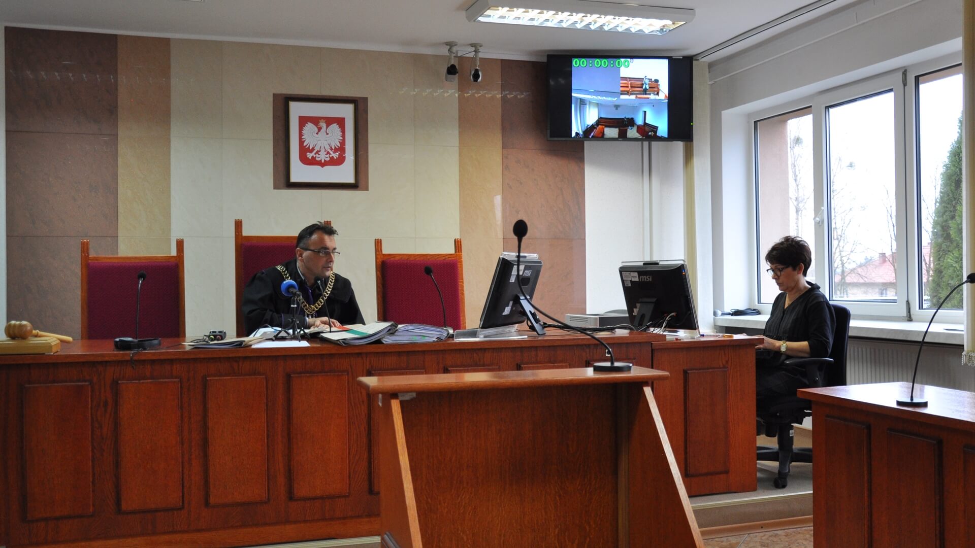 Na karę więzienia w zawieszeniu skazał sejneński sąd byłego policjanta