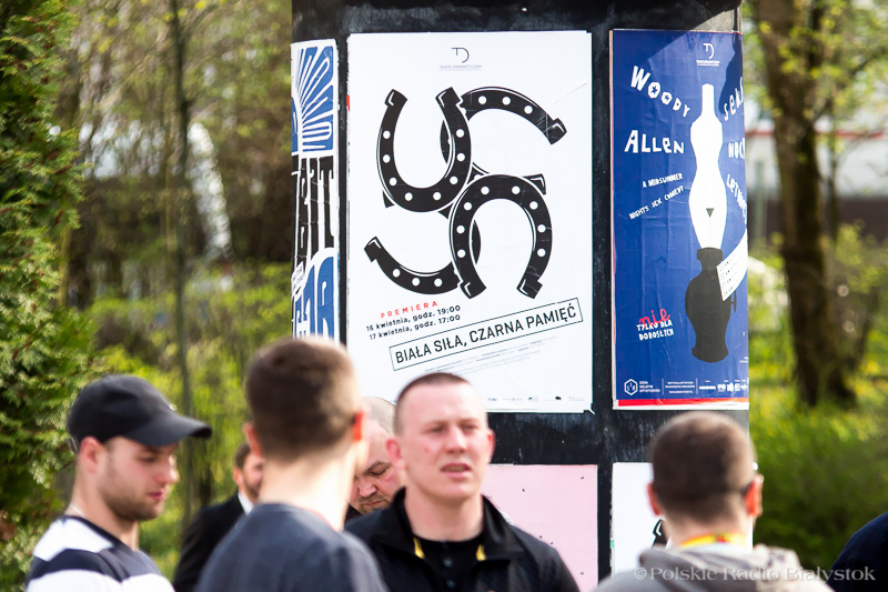 Białystok:  Policja sprawdza, czy plakat Teatru Dramatycznego propaguje faszyzm