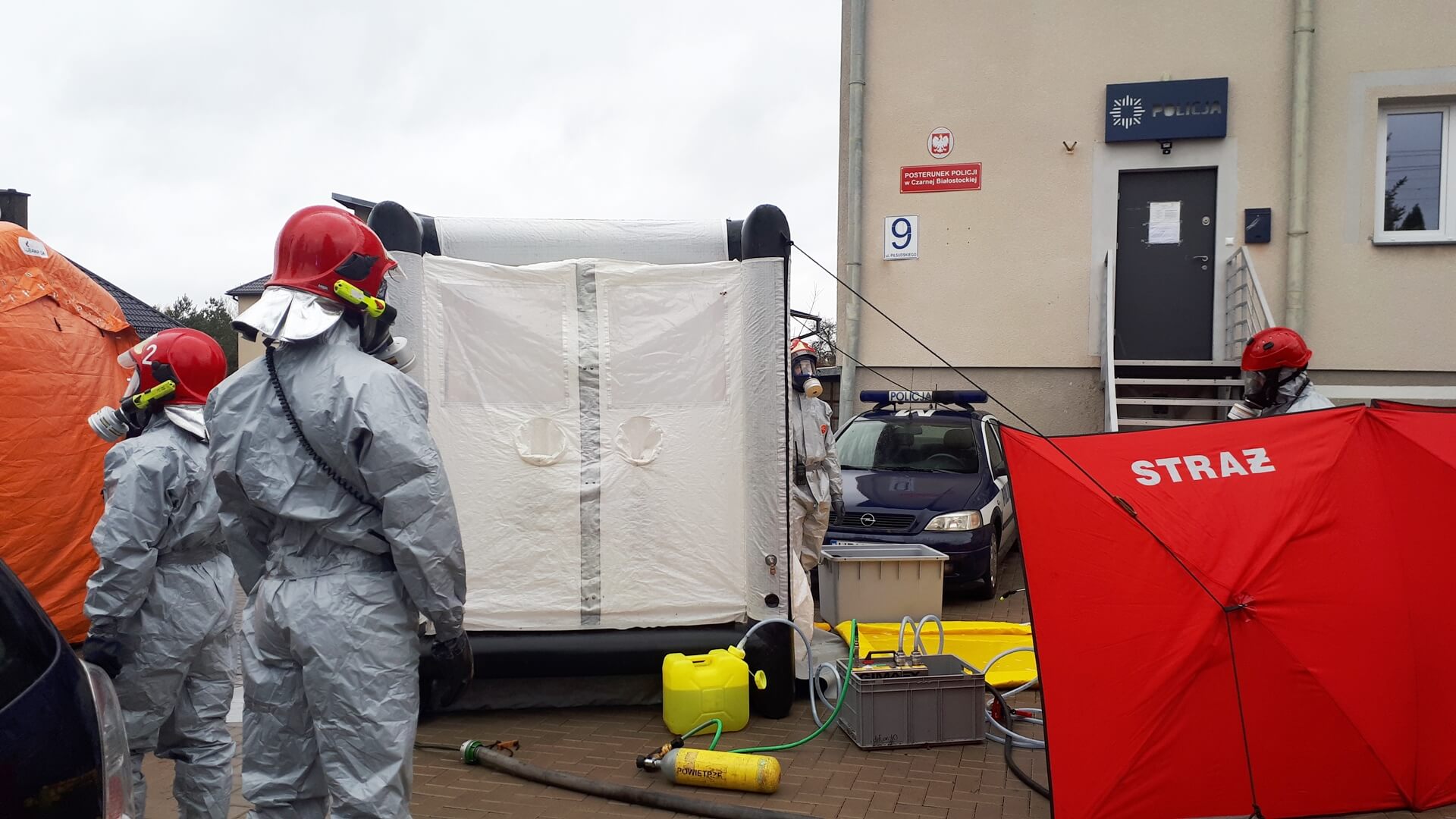 Muszą poradzić sobie z zagrożeniem chemicznym i wypadkami drogowymi - podlascy strażacy doskonalą umiejętności