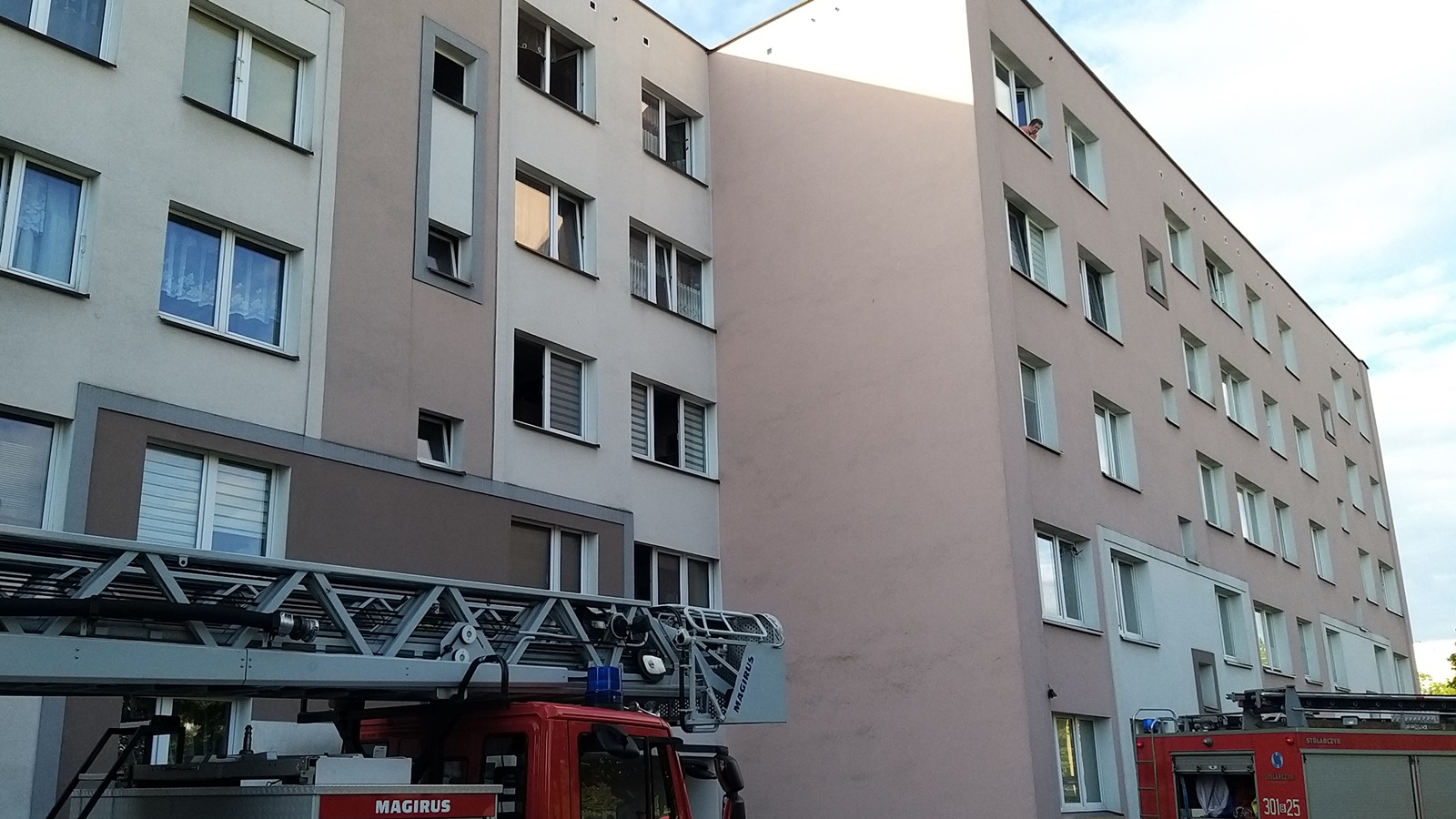 W jednym z bloków przy ulicy Towarowej w Białymstoku doszło do wybuchu - nie żyje mężczyzna