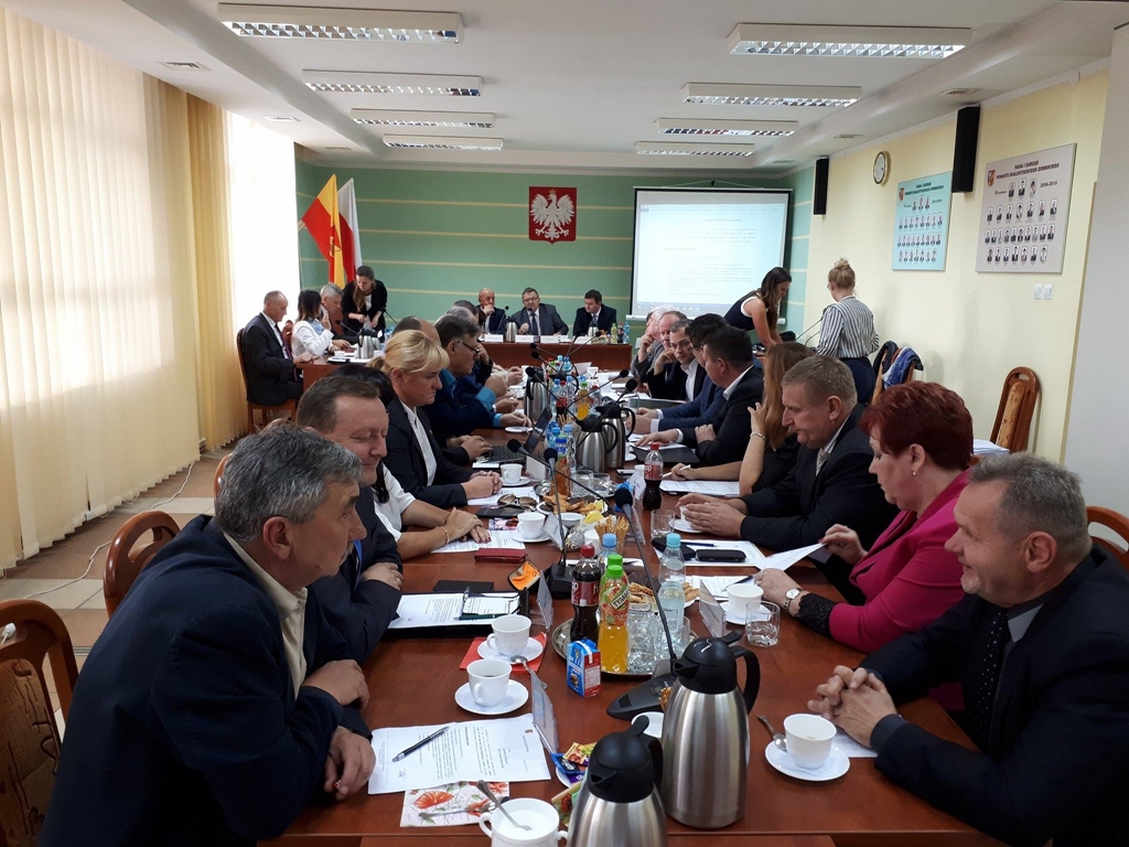 Kwestia przebudowy dróg przyczyną awantury na sesji rady powiatu białostockiego