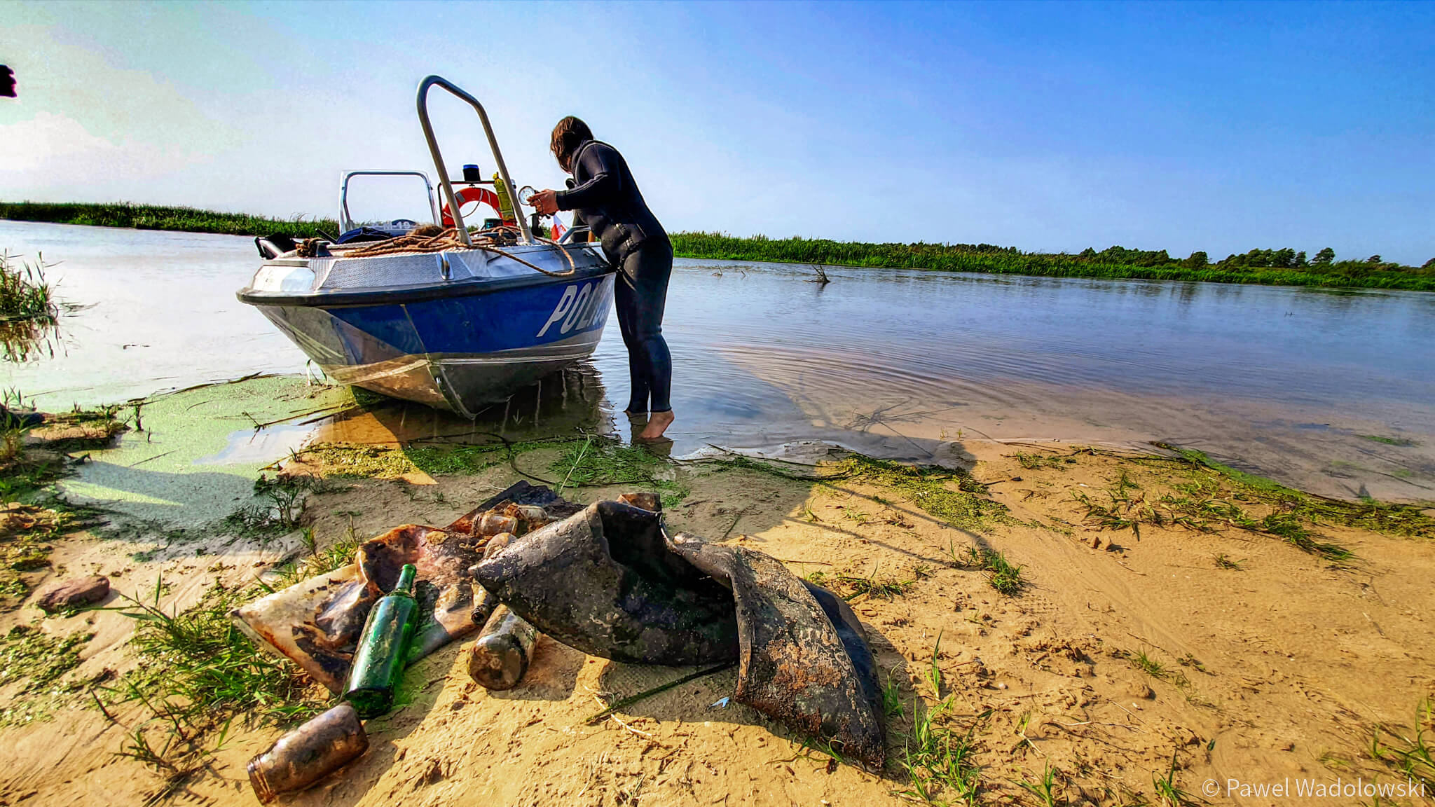 Akcja sprzątania dna Biebrzy