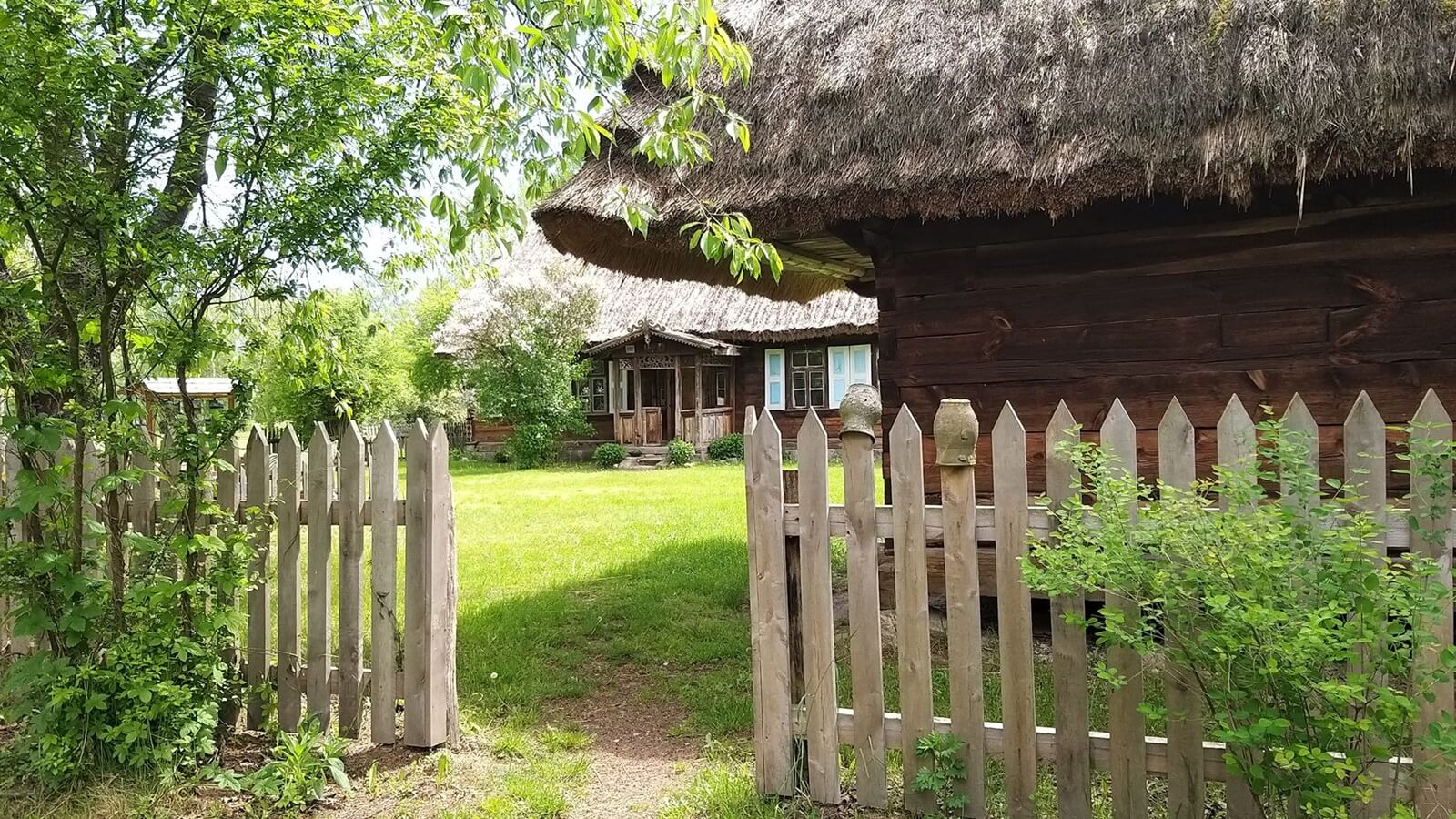 Znowu otwarty jest podbiałostocki skansen - na razie bez wystaw we wnętrzach zabytkowych obiektów