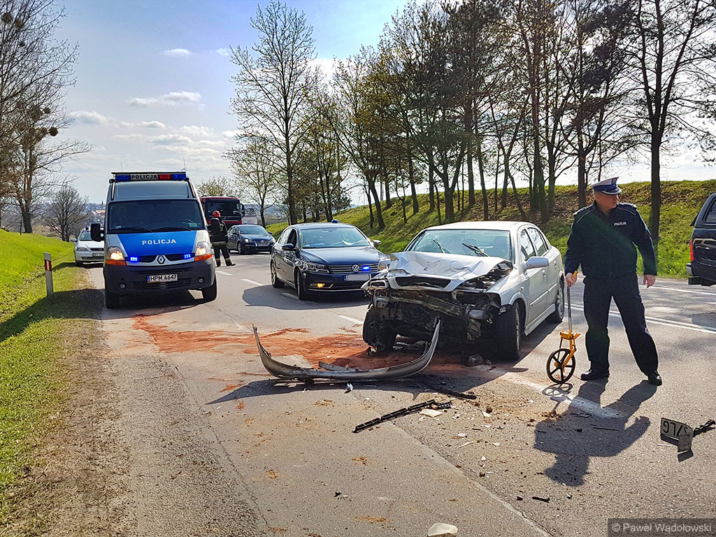 Wypadek na DK61 w miejscowości Marianowo - 2 osoby ranne