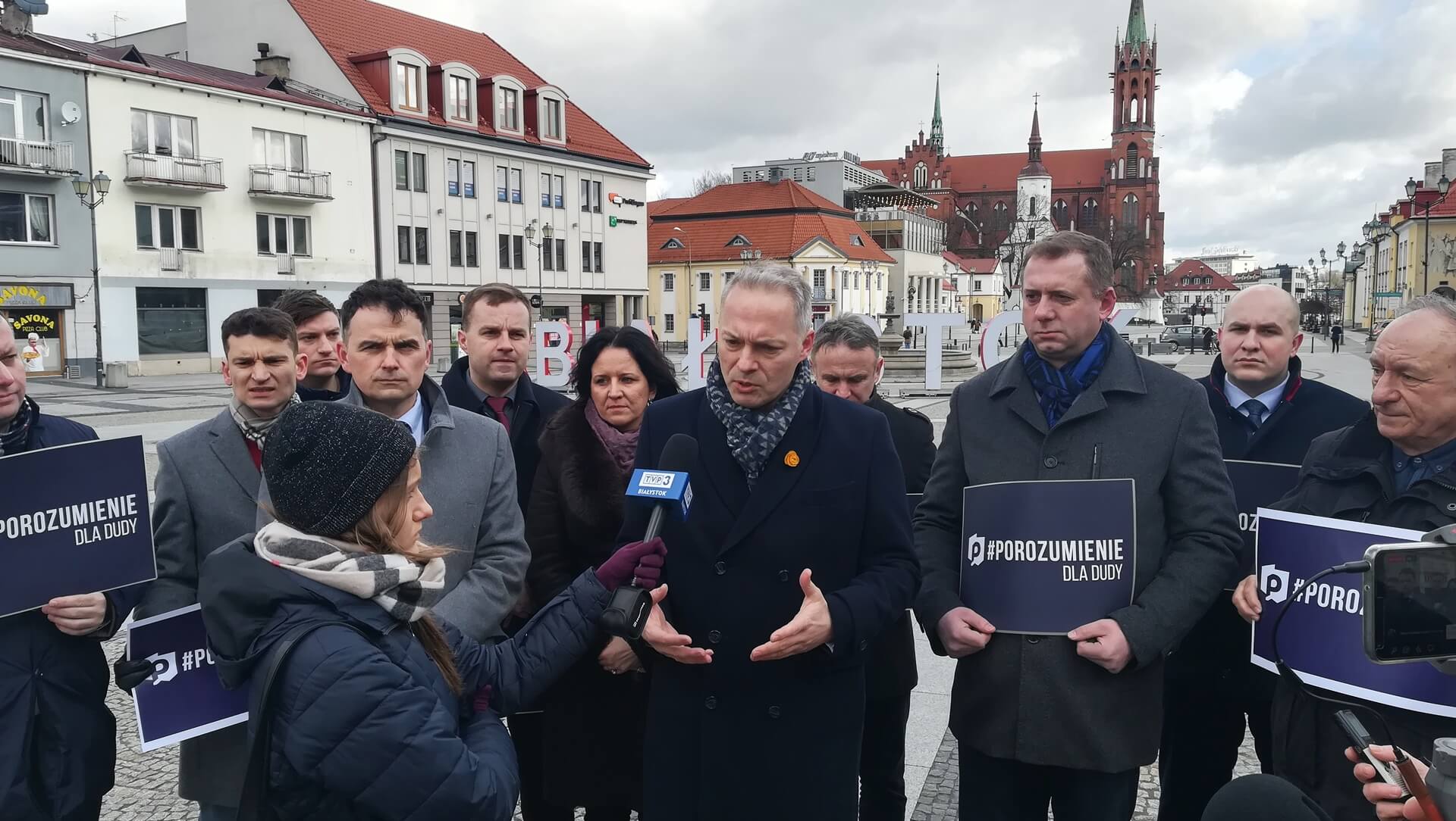 Porozumienie zbiera podpisy poparcia dla prezydenta Dudy