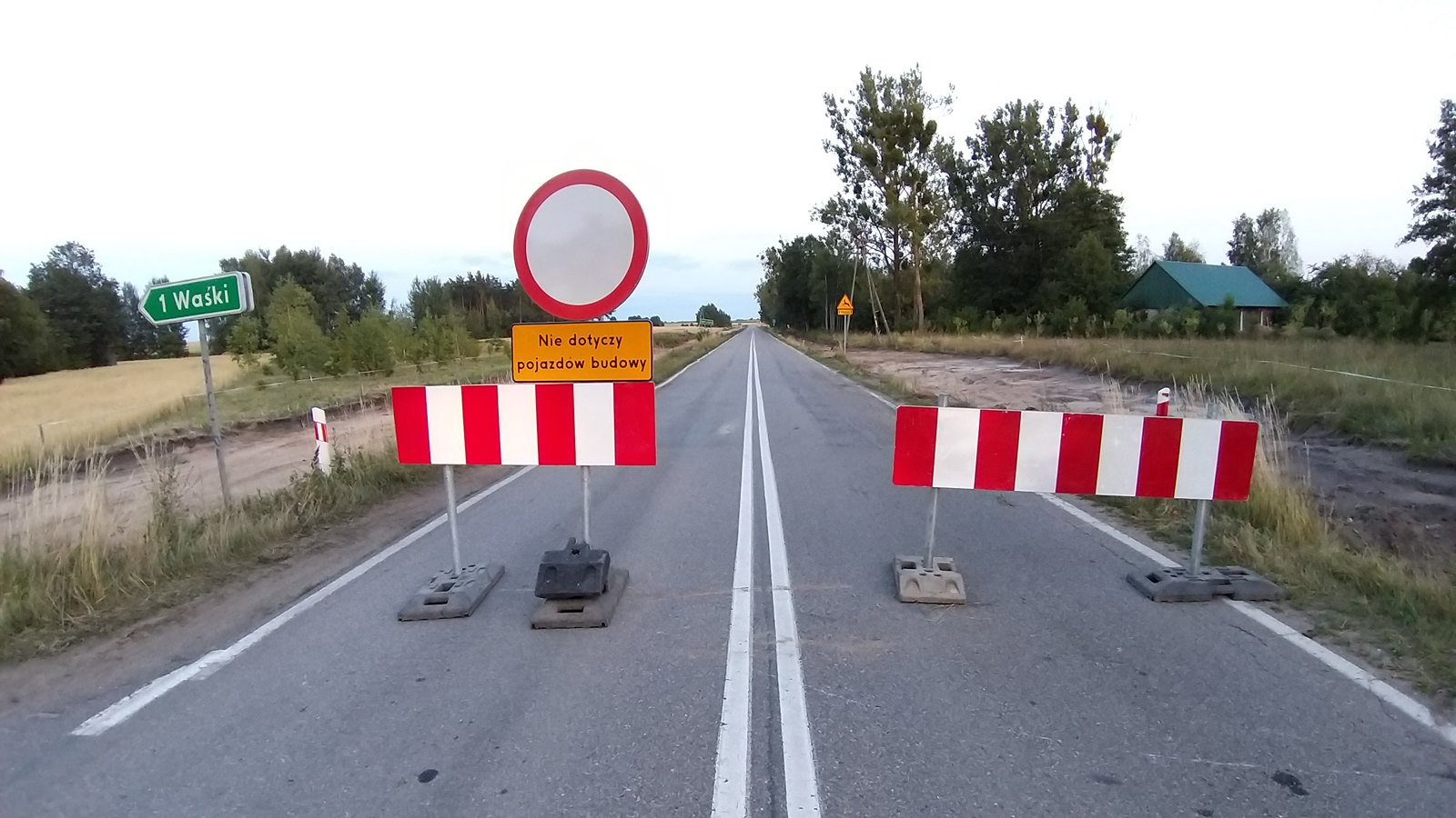 Zamknięty fragment drogi wojewódzkiej z Zabłudowa do Hajnówki