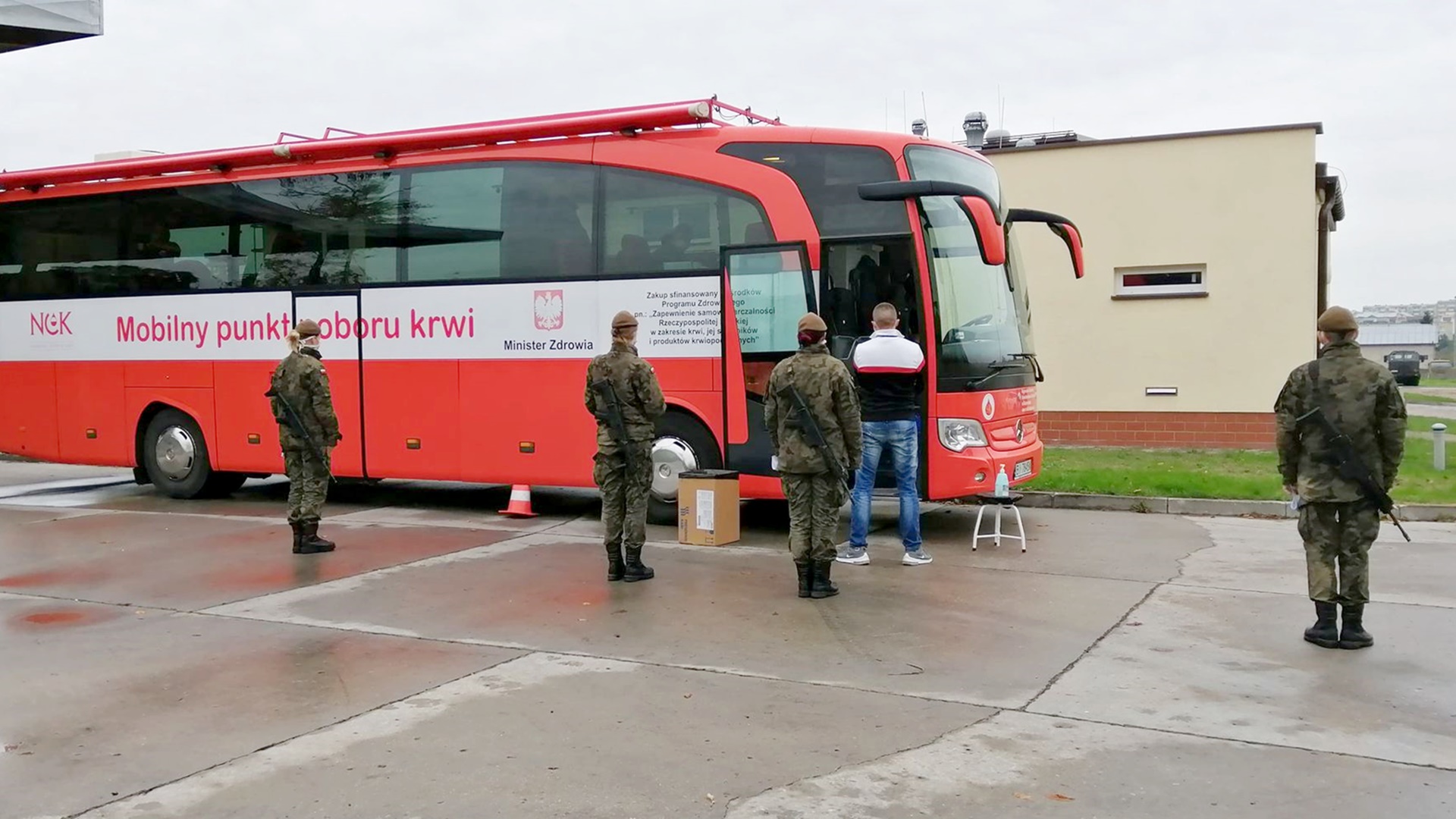 Wsparli centrum krwiodawstwa - około 40 żołnierzy WOT oddało "najcenniejszy lek"