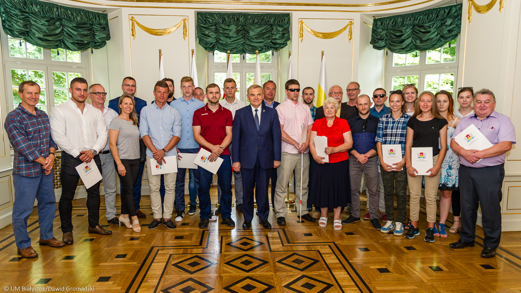 Zawodnicy białostockich klubów sportowych otrzymali stypendia na drugie półrocze 2017 r.