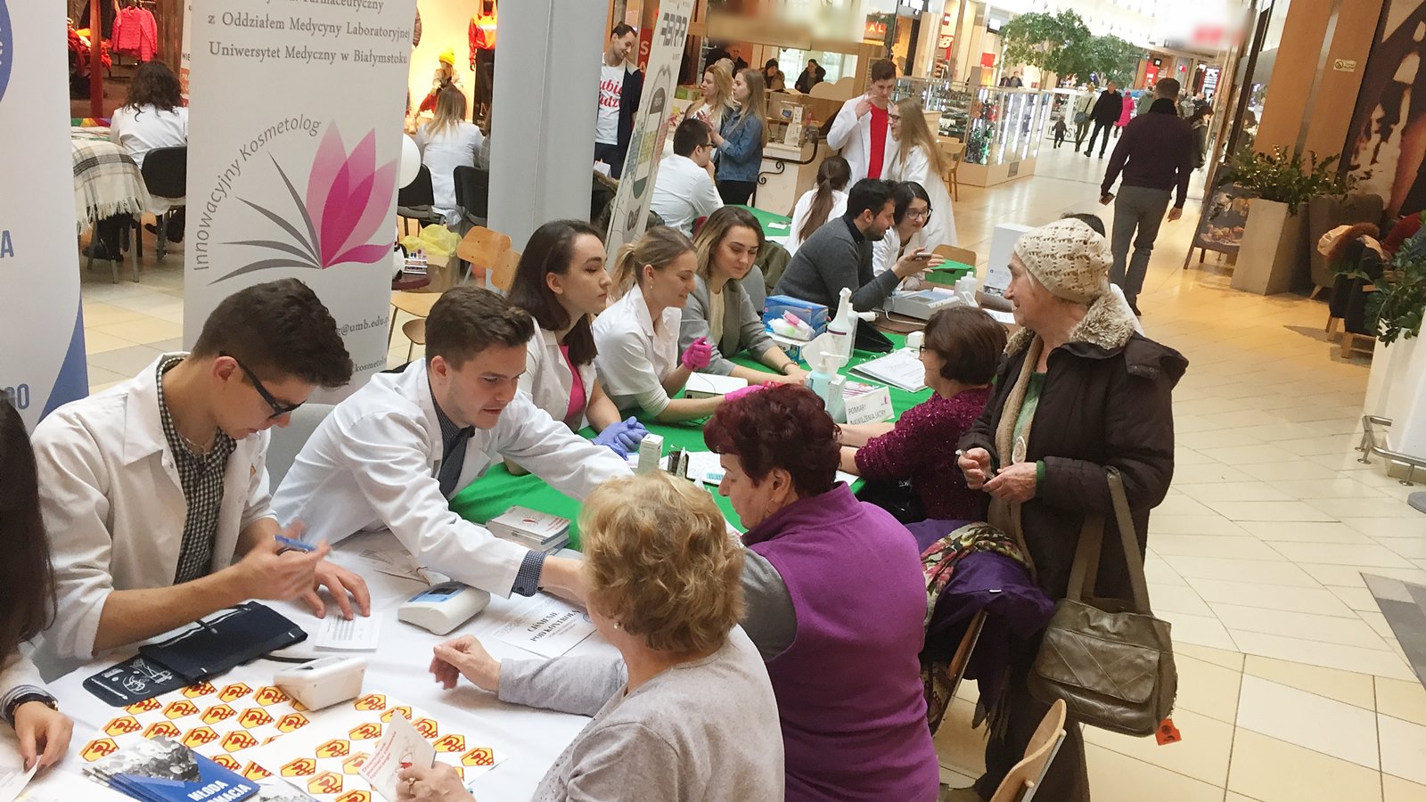 Bezpłatne badania i porady dla seniorów - akcja "Z diagnostą po zdrowie - Dzień Babci i Dziadka" w Białymstoku