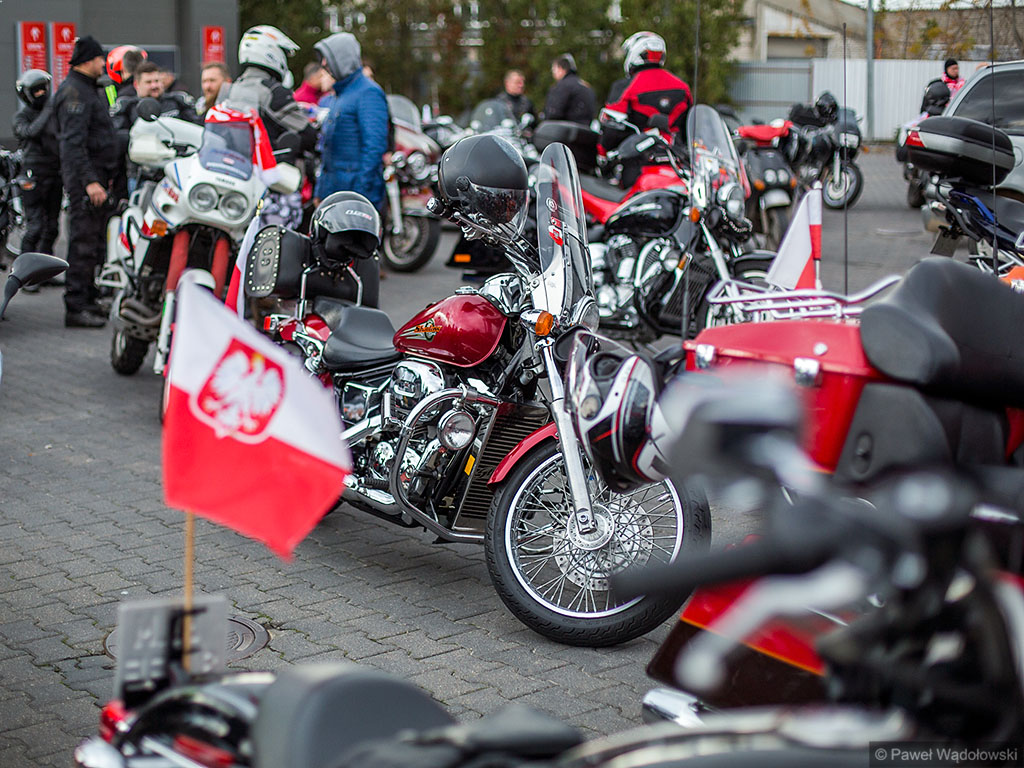 Łomżyńscy motocykliści świętowali rocznicę odzyskania niepodległości przez Polskę