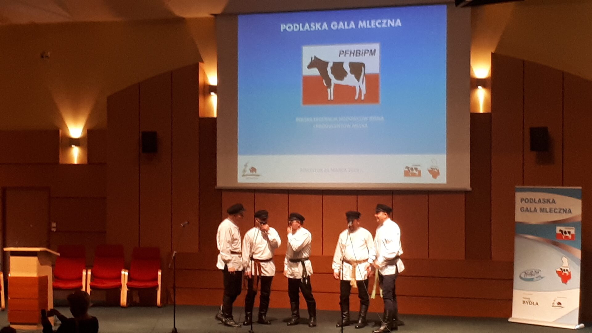 Najlepsi rolnicy - hodowcy bydła nagrodzeni na I Podlaskiej Gali Mlecznej