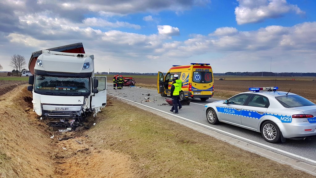 Wypadek na DK 61 na odcinku Łomża - Ostrołęka. Jedna osoba zginęła